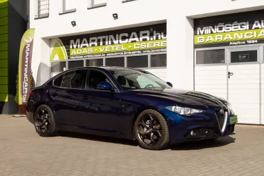 ALFA ROMEO GIULIA 2.2 D Super (Automata) Deep Blue Metallic +QV felnik +Eredeti Magyar Autó +Friss Műszaki +2X-s GARANCIA !!