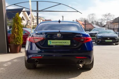 ALFA ROMEO GIULIA 2.2 D Super (Automata) Deep Blue Metallic +QV felnik +Eredeti Magyar Autó +Friss Műszaki +2X-s GARANCIA !!