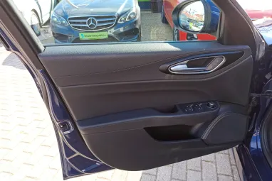 ALFA ROMEO GIULIA 2.2 D Super (Automata) Deep Blue Metallic +QV felnik +Eredeti Magyar Autó +Friss Műszaki +2X-s GARANCIA !!