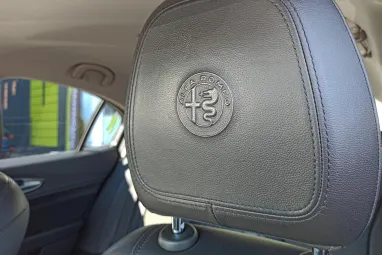 ALFA ROMEO GIULIA 2.2 D Super (Automata) Deep Blue Metallic +QV felnik +Eredeti Magyar Autó +Friss Műszaki +2X-s GARANCIA !!