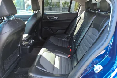 ALFA ROMEO GIULIA 2.2 D Super (Automata) Deep Blue Metallic +QV felnik +Eredeti Magyar Autó +Friss Műszaki +2X-s GARANCIA !!