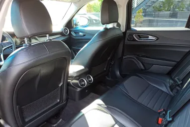 ALFA ROMEO GIULIA 2.2 D Super (Automata) Deep Blue Metallic +QV felnik +Eredeti Magyar Autó +Friss Műszaki +2X-s GARANCIA !!