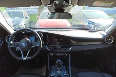 ALFA ROMEO GIULIA 2.2 D Super (Automata) Deep Blue Metallic +QV felnik +Eredeti Magyar Autó +Friss Műszaki +2X-s GARANCIA !!