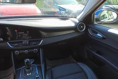 ALFA ROMEO GIULIA 2.2 D Super (Automata) Deep Blue Metallic +QV felnik +Eredeti Magyar Autó +Friss Műszaki +2X-s GARANCIA !!