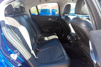 ALFA ROMEO GIULIA 2.2 D Super (Automata) Deep Blue Metallic +QV felnik +Eredeti Magyar Autó +Friss Műszaki +2X-s GARANCIA !!