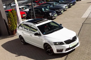 SKODA OCTAVIA Combi 2.0 CR TDI RS Euro 6 Panoráma +Maximális felszereltség +FULL Vezetett szervízkönyv +2X-s GARANCIA !!