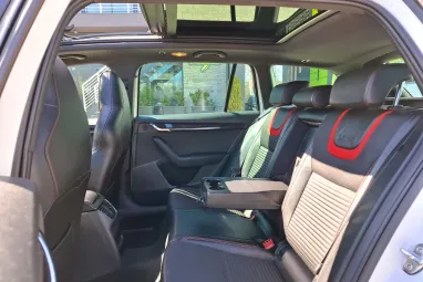 SKODA OCTAVIA Combi 2.0 CR TDI RS Euro 6 Panoráma +Maximális felszereltség +FULL Vezetett szervízkönyv +2X-s GARANCIA !!