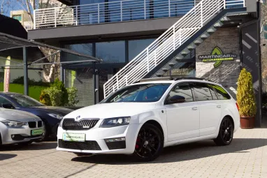 SKODA OCTAVIA Combi 2.0 CR TDI RS Euro 6 Panoráma +Maximális felszereltség +FULL Vezetett szervízkönyv +2X-s GARANCIA !!
