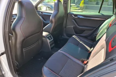 SKODA OCTAVIA Combi 2.0 CR TDI RS Euro 6 Panoráma +Maximális felszereltség +FULL Vezetett szervízkönyv +2X-s GARANCIA !!