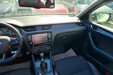 SKODA OCTAVIA Combi 2.0 CR TDI RS Euro 6 Panoráma +Maximális felszereltség +FULL Vezetett szervízkönyv +2X-s GARANCIA !!