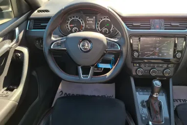 SKODA OCTAVIA Combi 2.0 CR TDI RS Euro 6 Panoráma +Maximális felszereltség +FULL Vezetett szervízkönyv +2X-s GARANCIA !!