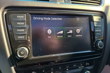 SKODA OCTAVIA Combi 2.0 CR TDI RS Euro 6 Panoráma +Maximális felszereltség +FULL Vezetett szervízkönyv +2X-s GARANCIA !!