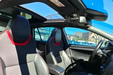 SKODA OCTAVIA Combi 2.0 CR TDI RS Euro 6 Panoráma +Maximális felszereltség +FULL Vezetett szervízkönyv +2X-s GARANCIA !!