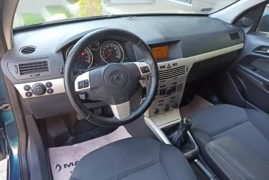 OPEL ASTRA H Caravan 1.6 Essentia Különleges Peacock metalic +Igényesen szervizelt +Felszerelt +2X-s GARANCIA !!