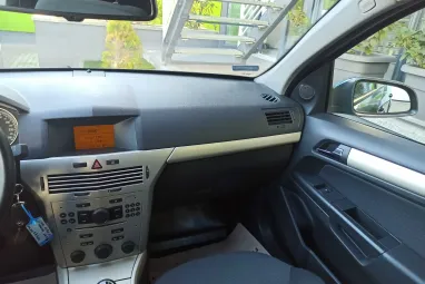 OPEL ASTRA H Caravan 1.6 Essentia Különleges Peacock metalic +Igényesen szervizelt +Felszerelt +2X-s GARANCIA !!