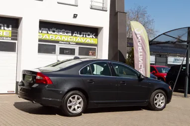 VOLVO S80 2.4 D [D5] R-Design Black Stone +White Leather +Igényes állapot +Első tulajdonos +2X-s GARANCIA !!