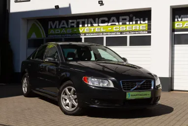 VOLVO S80 2.4 D [D5] R-Design Black Stone +White Leather +Igényes állapot +Első tulajdonos +2X-s GARANCIA !!