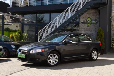 VOLVO S80 2.4 D [D5] R-Design Black Stone +White Leather +Igényes állapot +Első tulajdonos +2X-s GARANCIA !!