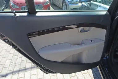 VOLVO S80 2.4 D [D5] R-Design Black Stone +White Leather +Igényes állapot +Első tulajdonos +2X-s GARANCIA !!
