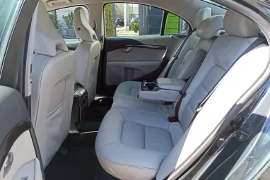 VOLVO S80 2.4 D [D5] R-Design Black Stone +White Leather +Igényes állapot +Első tulajdonos +2X-s GARANCIA !!