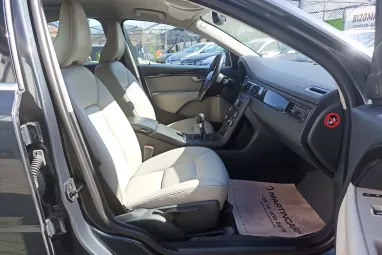 VOLVO S80 2.4 D [D5] R-Design Black Stone +White Leather +Igényes állapot +Első tulajdonos +2X-s GARANCIA !!