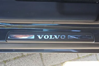 VOLVO S80 2.4 D [D5] R-Design Black Stone +White Leather +Igényes állapot +Első tulajdonos +2X-s GARANCIA !!
