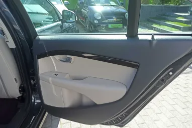 VOLVO S80 2.4 D [D5] R-Design Black Stone +White Leather +Igényes állapot +Első tulajdonos +2X-s GARANCIA !!