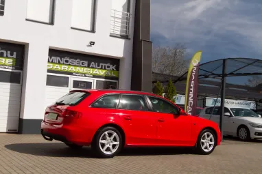 AUDI A4 Avant 2.0 PD TDI Reflexív MISANO RED Edition +Igényesen szervizelt +2X-s GARANCIA !!
