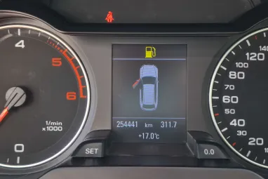 AUDI A4 Avant 2.0 PD TDI Reflexív MISANO RED Edition +Igényesen szervizelt +2X-s GARANCIA !!
