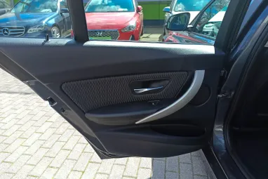 BMW 316d Mineral Grey Metallic +Első Tulajdonostól +Vezetett Szervizkönyv +2X-s GARANCIA !!