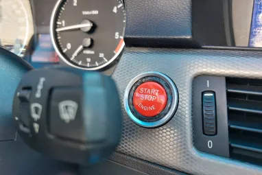 BMW 320d (Automata) Full Extra + Gyári Fényezés + Végig Vezetett Szervízkönyv + 2X-s GARANCIA !!