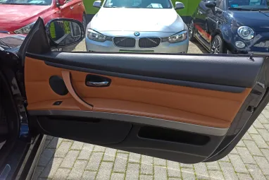 BMW 320d (Automata) Full Extra + Gyári Fényezés + Végig Vezetett Szervízkönyv + 2X-s GARANCIA !!