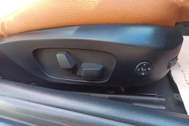 BMW 320d (Automata) Full Extra + Gyári Fényezés + Végig Vezetett Szervízkönyv + 2X-s GARANCIA !!