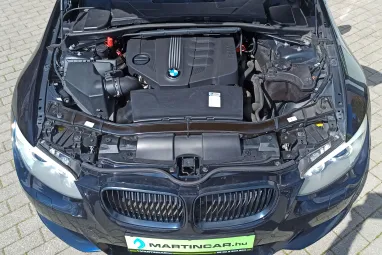 BMW 320d (Automata) Full Extra + Gyári Fényezés + Végig Vezetett Szervízkönyv + 2X-s GARANCIA !!