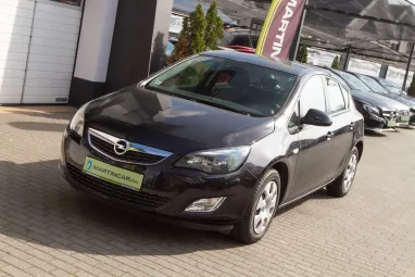 OPEL ASTRA J 1.7 CDTI Enjoy Saphireschwarz +Magyar Autó +Friss Műszaki +Keveset futott +2X-s GARANCIA !!