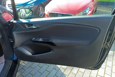 OPEL CORSA E 1.4 Selection Black Sapphire +Magasan felszerelt + Végig Vez.Szervizkönyv +2X-s GARANCIA !!