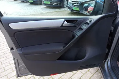 VOLKSWAGEN GOLF VI 1.6 TDi Trendline United Gray Metallic +Első Tulajdonostól +Végig Vez.Szervizkönyv +2X-s GARANCIA !!