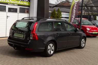 VOLVO V50 1.6 D DRIVe Momentum Titánium GRAY +Első Tulajdonos +Kiemelkedő állapot +2X-s GARANCIA !!