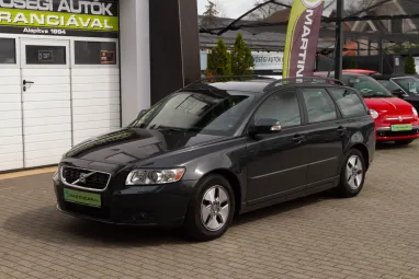 VOLVO V50 1.6 D DRIVe Momentum Titánium GRAY +Első Tulajdonos +Kiemelkedő állapot +2X-s GARANCIA !!