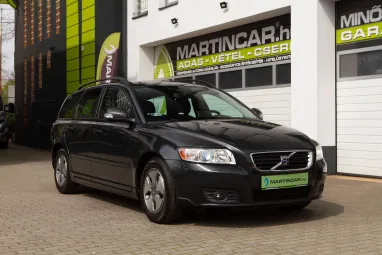 VOLVO V50 1.6 D DRIVe Momentum Titánium GRAY +Első Tulajdonos +Kiemelkedő állapot +2X-s GARANCIA !!