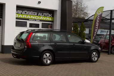 VOLVO V50 1.6 D DRIVe Momentum Titánium GRAY +Első Tulajdonos +Kiemelkedő állapot +2X-s GARANCIA !!