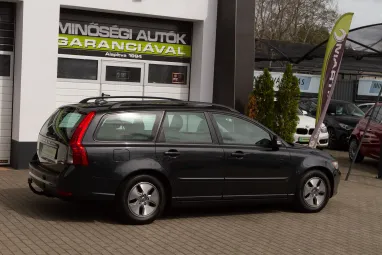 VOLVO V50 1.6 D DRIVe Momentum Titánium GRAY +Első Tulajdonos +Kiemelkedő állapot +2X-s GARANCIA !!