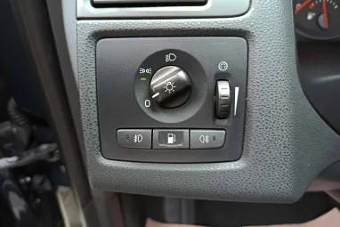 VOLVO V50 1.6 D DRIVe Momentum Titánium GRAY +Első Tulajdonos +Kiemelkedő állapot +2X-s GARANCIA !!