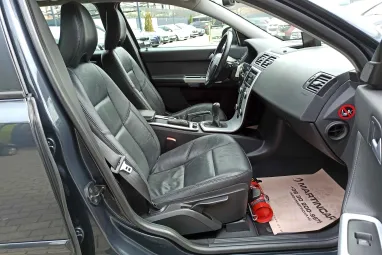 VOLVO V50 1.6 D DRIVe Momentum Titánium GRAY +Első Tulajdonos +Kiemelkedő állapot +2X-s GARANCIA !!