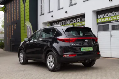 KIA SPORTAGE 2.0 CRDI Silver 4WD Black Pearl +Végig Vez. Szervizkönyv +Mint az ÚJ +Friss Műszaki +2X-s GARANCIA !