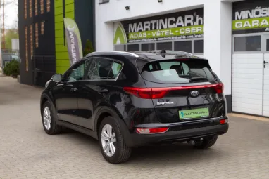 KIA SPORTAGE 2.0 CRDI Silver 4WD Black Pearl +Végig Vez. Szervizkönyv +Mint az ÚJ +Friss Műszaki +2X-s GARANCIA !