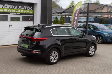 KIA SPORTAGE 2.0 CRDI Silver 4WD Black Pearl +Végig Vez. Szervizkönyv +Mint az ÚJ +Friss Műszaki +2X-s GARANCIA !