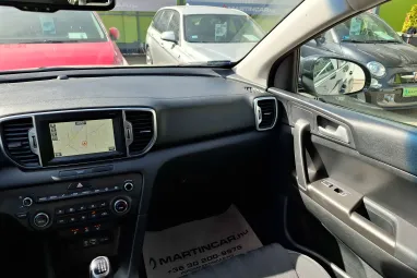 KIA SPORTAGE 2.0 CRDI Silver 4WD Black Pearl +Végig Vez. Szervizkönyv +Mint az ÚJ +Friss Műszaki +2X-s GARANCIA !