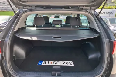 KIA SPORTAGE 2.0 CRDI Silver 4WD Black Pearl +Végig Vez. Szervizkönyv +Mint az ÚJ +Friss Műszaki +2X-s GARANCIA !