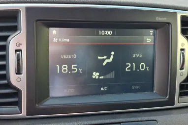 KIA SPORTAGE 2.0 CRDI Silver 4WD Black Pearl +Végig Vez. Szervizkönyv +Mint az ÚJ +Friss Műszaki +2X-s GARANCIA !